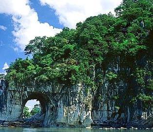 象鼻山、漓江风光、阳朔山水三天二晚游
